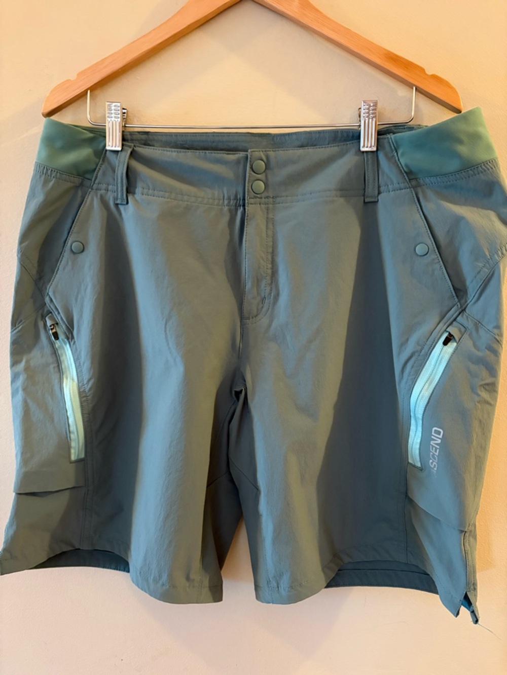Ascend Women's Sage Green Outdoor Stretch Shorts, Sz 16.